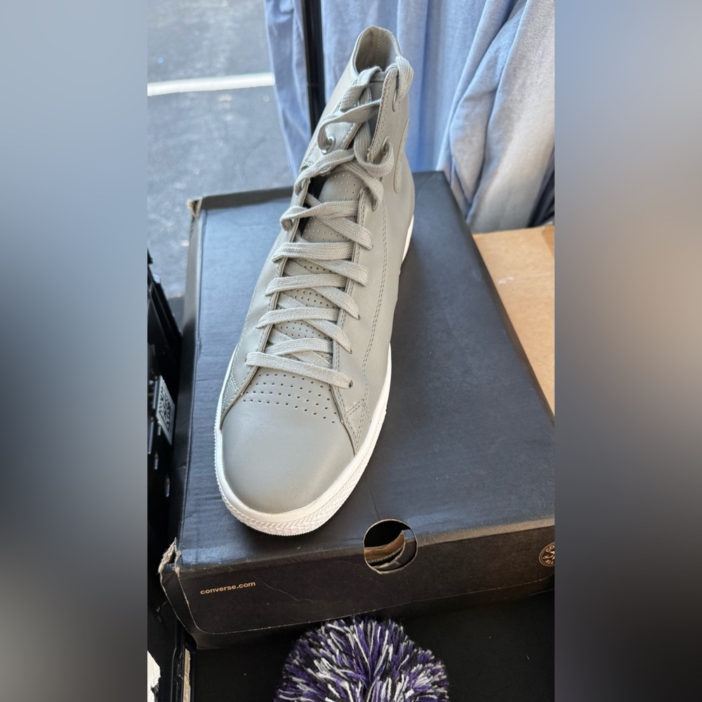 CONVERSE - Men's Grey Leather Sneakers
